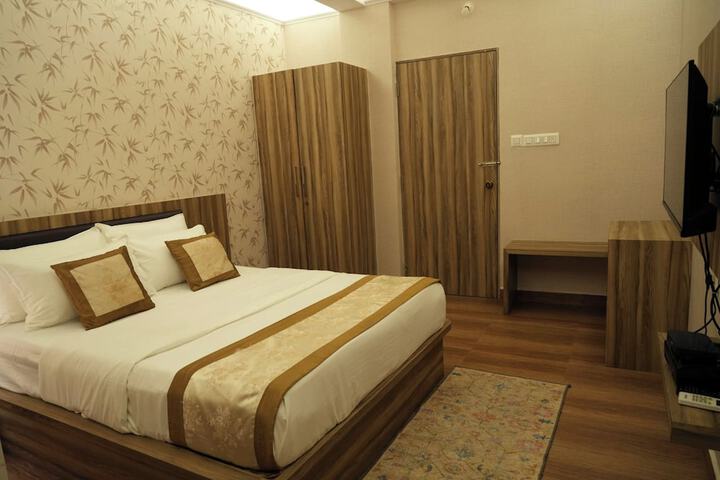 Room 10 of 51