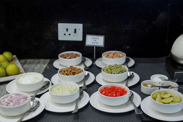 Dining 73 of 76