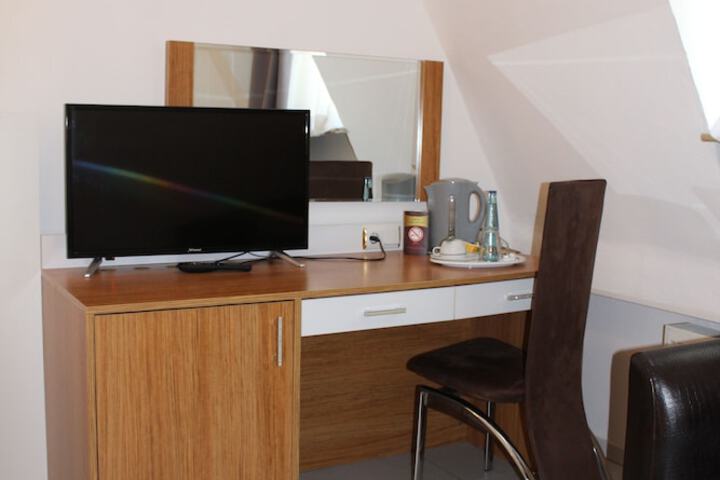 Room 19 of 36