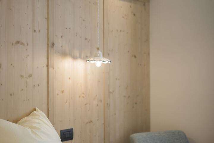 Room 61 of 214