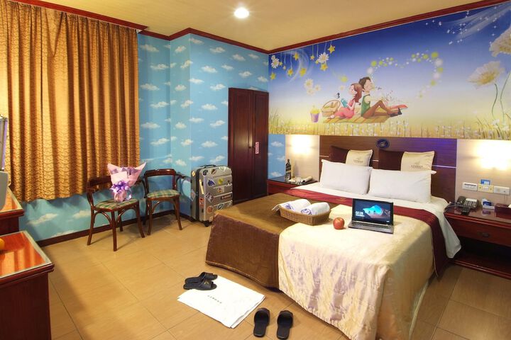 Room 4 of 27