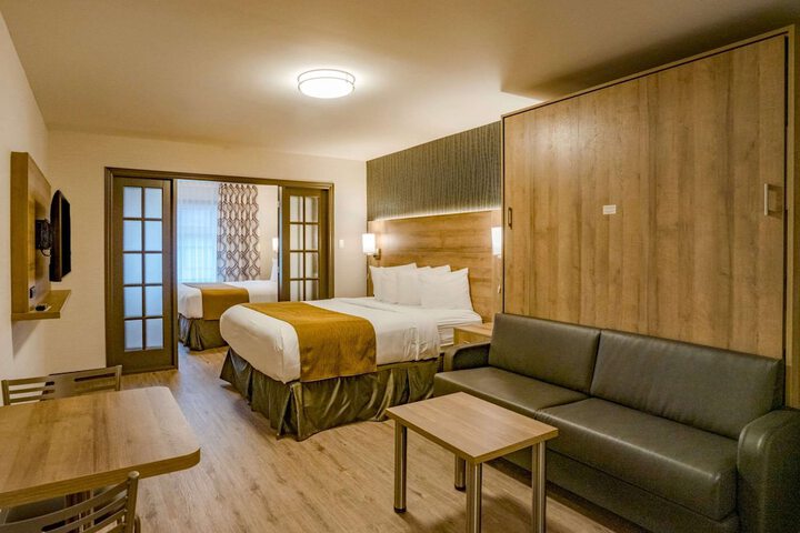 2 Queen Beds Suite (9 of 13)