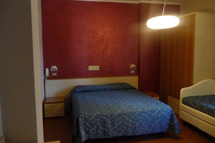 Room 9 of 60