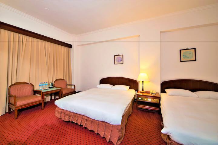 Room 12 of 39
