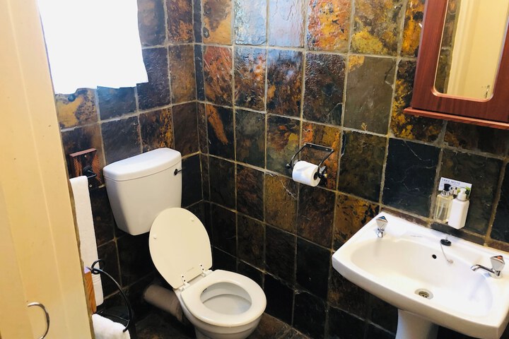 Room 176 of 275