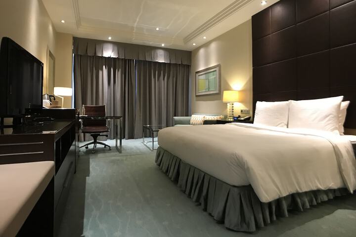 Room 11 of 68
