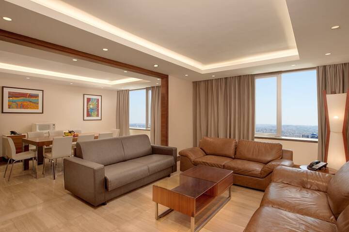 Room 10 of 151