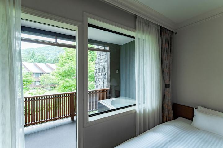 Room 14 of 51