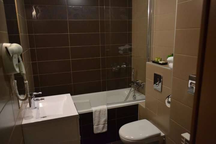 Room 18 of 42