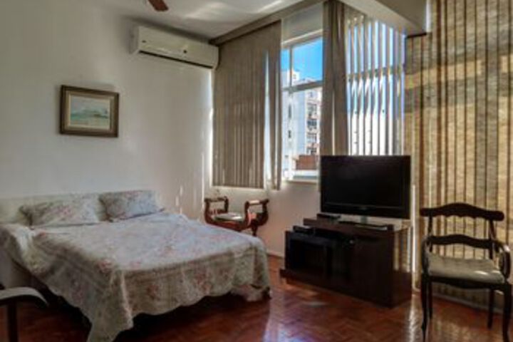 Room 9 of 22