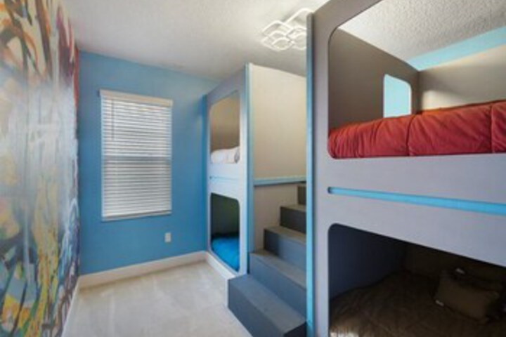 Room 36 of 46