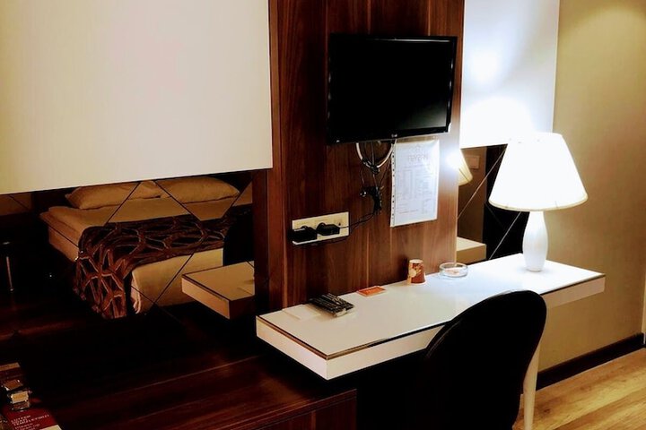 Room 29 of 48
