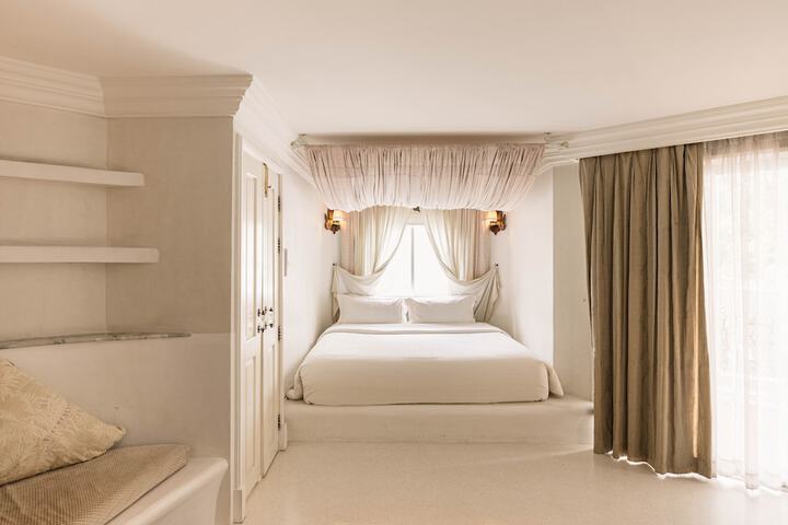 Room 11 of 47