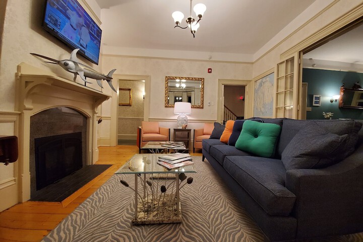 Entrance & Lobby