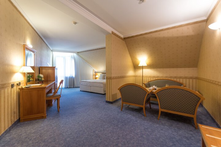 Room 23 of 82