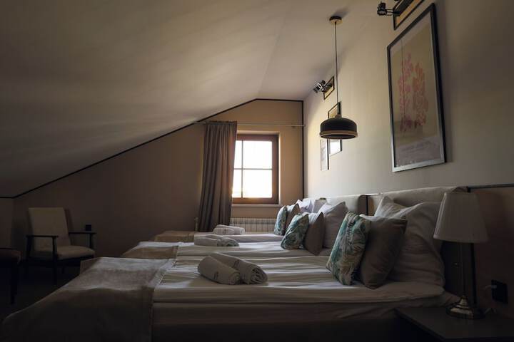 Room 18 of 66