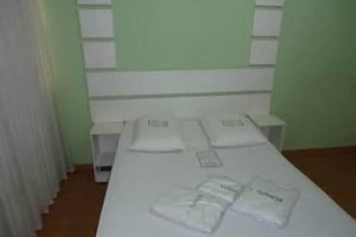 Room 8 of 43