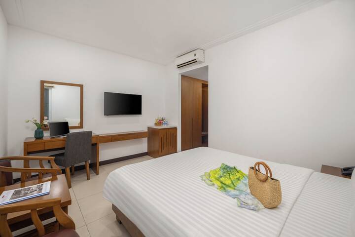 Room 13 of 77