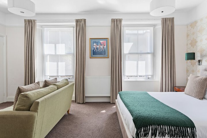 Room 25 of 70
