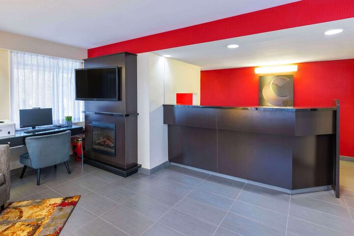Hotel Interior 4 of 45