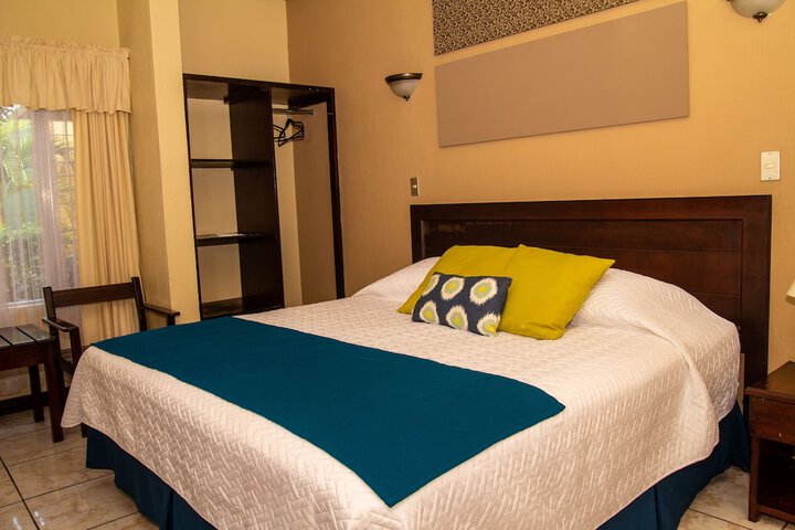 Room 10 of 65