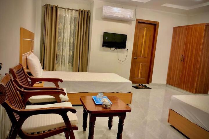 Room 10 of 26