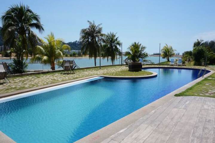 Pool 9 of 18