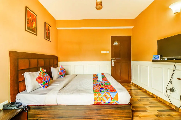 Room 3 of 16