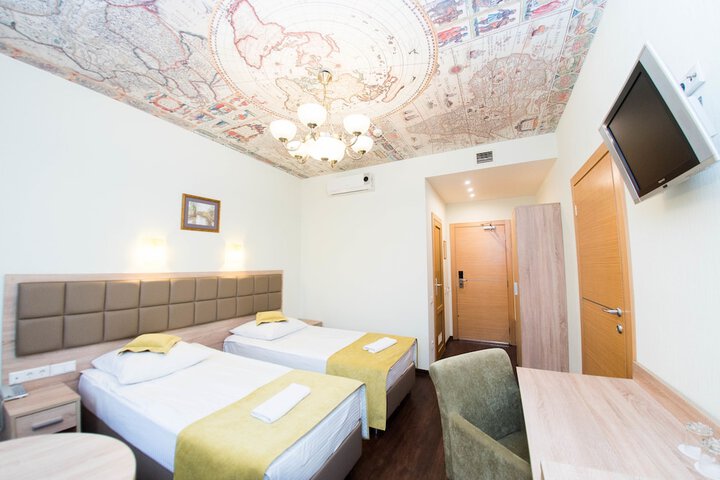 Room 13 of 118