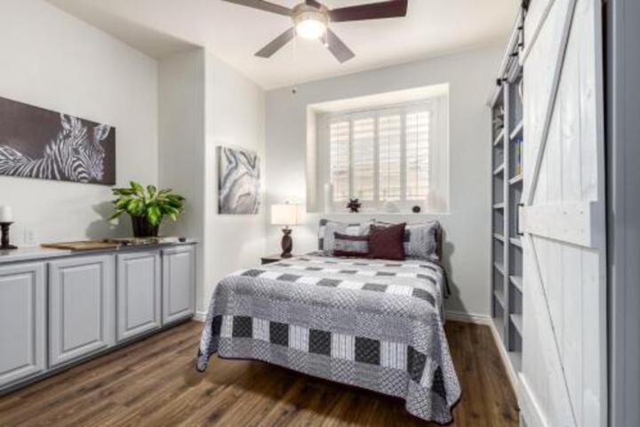 Freeport Home in Gilbert, AZ