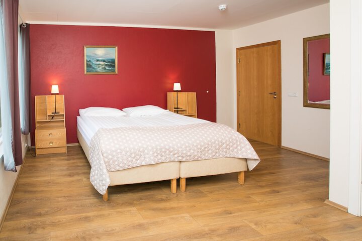 Room 34 of 167