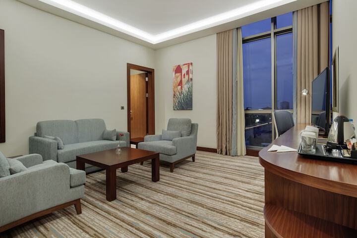Room 6 of 35