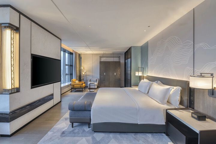 Room 6 of 72