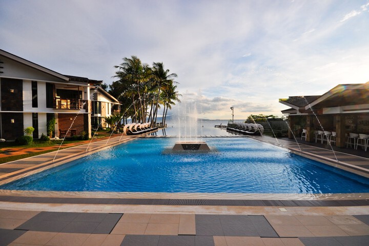 Pool 25 of 90