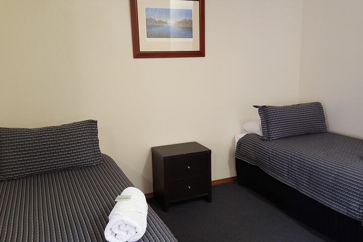 Room 12 of 37