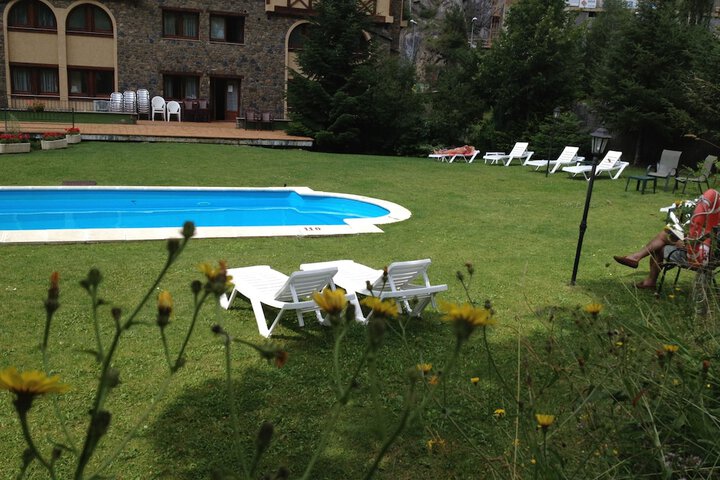 Hotel Pool