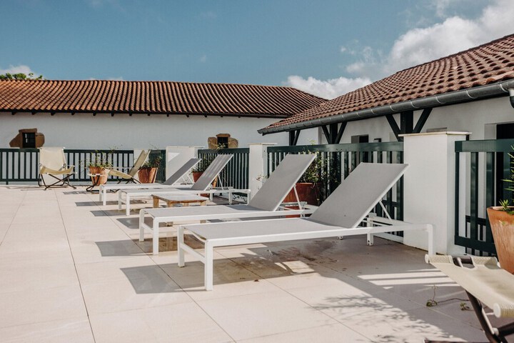 Sundeck 51 of 55