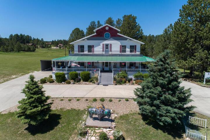 Eagle’s Landing Lodge in Custer, SD