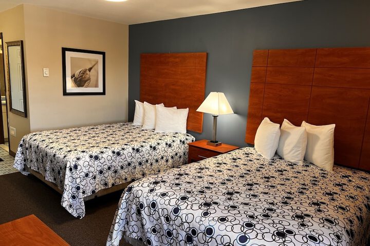 Room 11 of 18