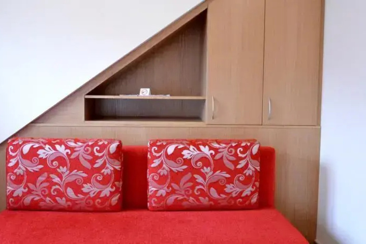 Room 5 of 22