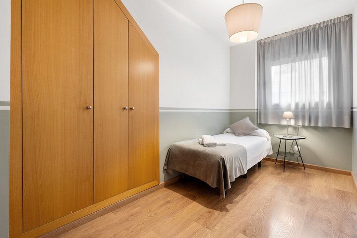 Room 9 of 30