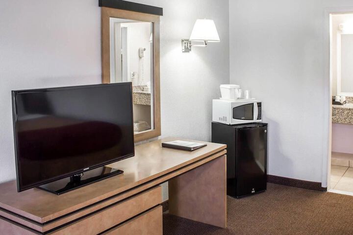 Room 6 of 26