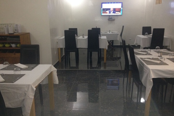 Dining 1 of 16