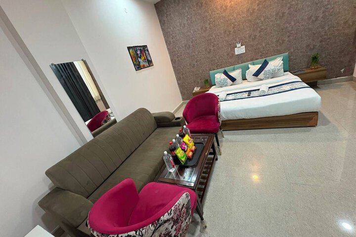 Room 2 of 19