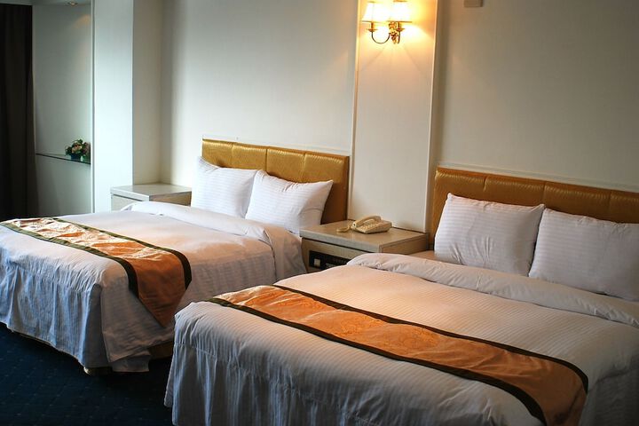 Room 7 of 40