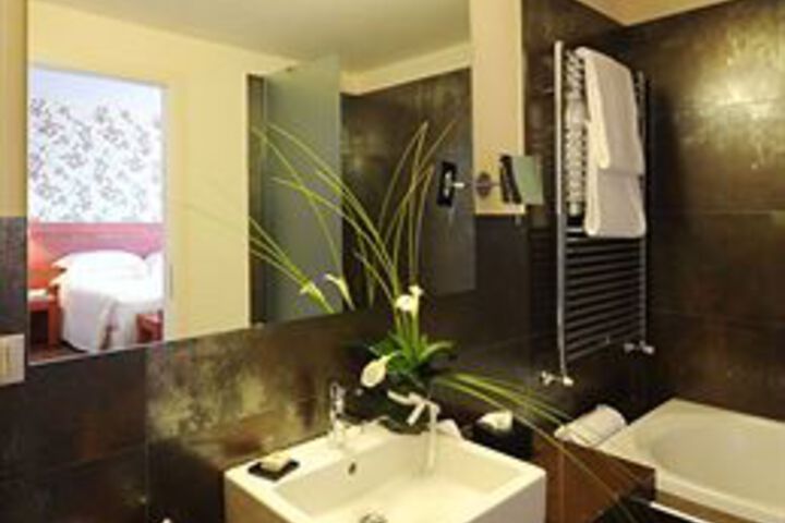 Room 2 of 26