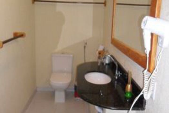 Room 73 of 177