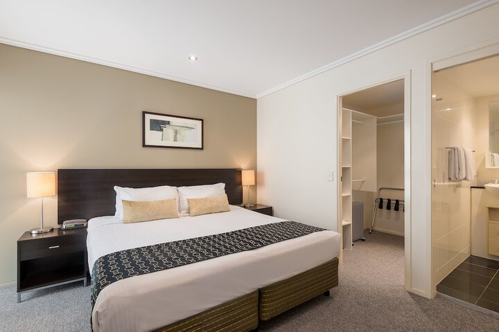 Room 10 of 65