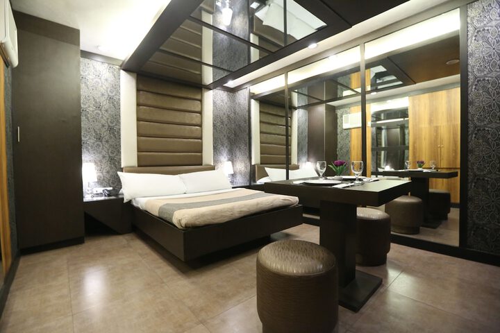 Room 16 of 24