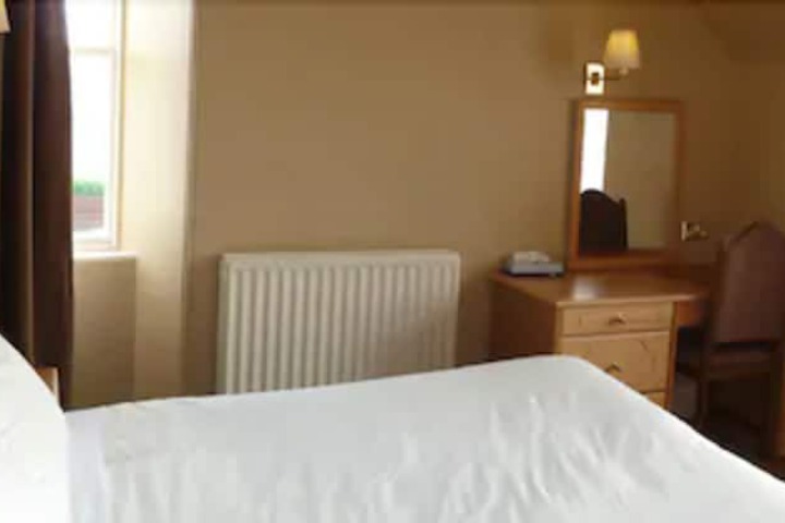 Room 13 of 40